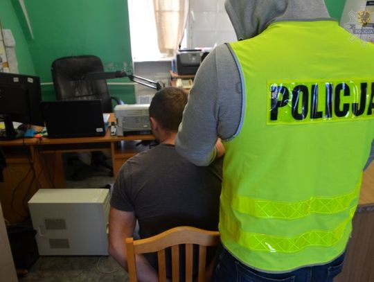 Dynamiczna akcja i strzały - pościg za skradzioną lawetą