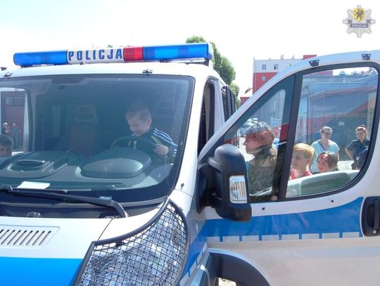 Dzieci ze świetlicy środowiskowej w komendzie