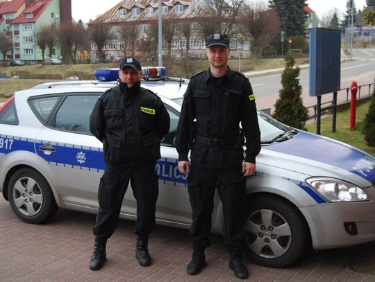 Dzięki szybkiej reakcji nie doszło do tragedii. Z domu wyniesiono nieprzytomnego 62-latka.