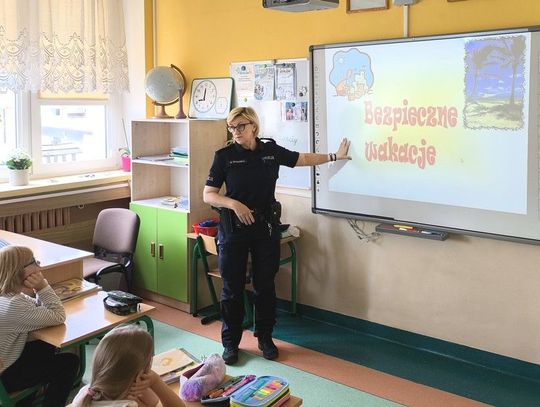 Dzielnicowa z Czarnej Wody edukuje najmłodszych