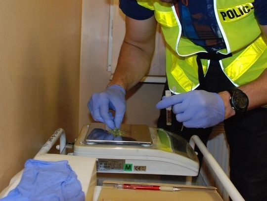 Dzielnicowi zatrzymali 36-latka za posiadanie narkotyków