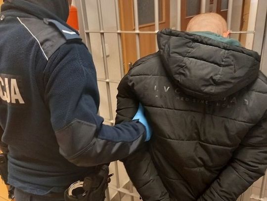 Dzielnicowi zatrzymali poszukiwanego listem gończym