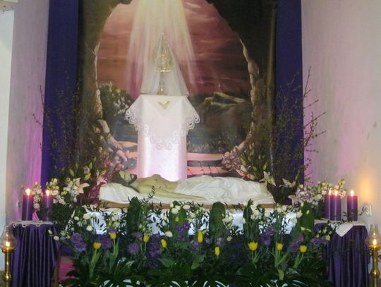 Dzień zadumy i czuwania przy Grobie Jezusa. Wielka Sobota 