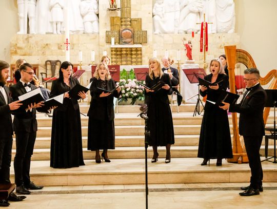 Dziesiąte urodziny Amoroso