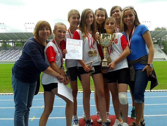 Dziewczęta i chłopcy z tczewskich podstawówek najlepszymi lekkoatletami  w Polsce! 