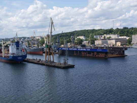 Dziś poniedziałek, więc protestują stoczniowcy "wojenni"