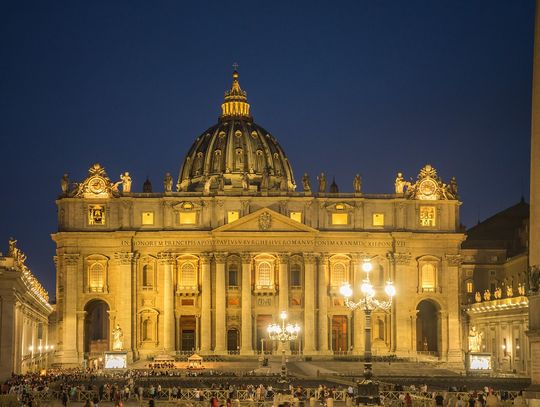 Dzisiaj rozpocznie się konklawe. O której spotkają się biskupi?