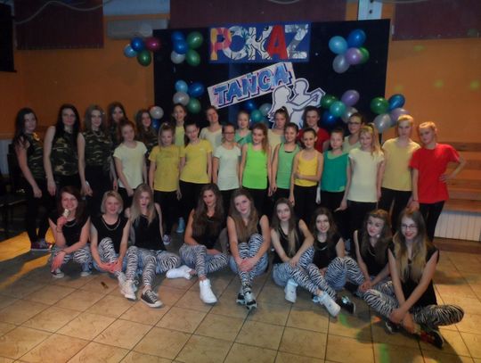 Energetyczny pokaz tańca w Spółdzielczym Domu Kultury