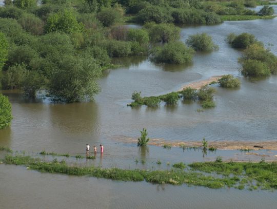Fala kulminacyjna coraz bliżej - komunikat (ZDJĘCIA – GNIEW)