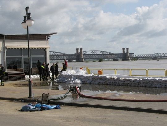 Fala kulminacyjna na Wiśle przypłynie w sobotę. Będzie powyżej stanu alarmowego