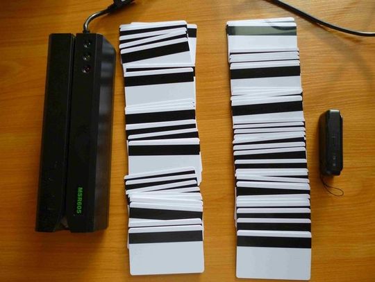 Fałszerz kart płatniczych. Tworzył sklepy internetowe, oszukał kilkaset osób