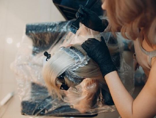 Farbowanie włosów – jaka metoda będzie najlepsza?