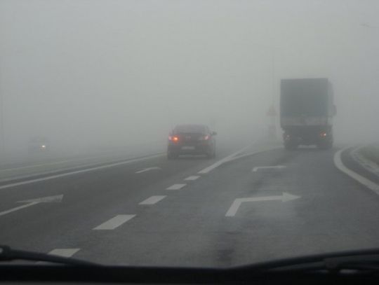 Fatalne warunki na drogach. Na A1 pojawił się śnieg