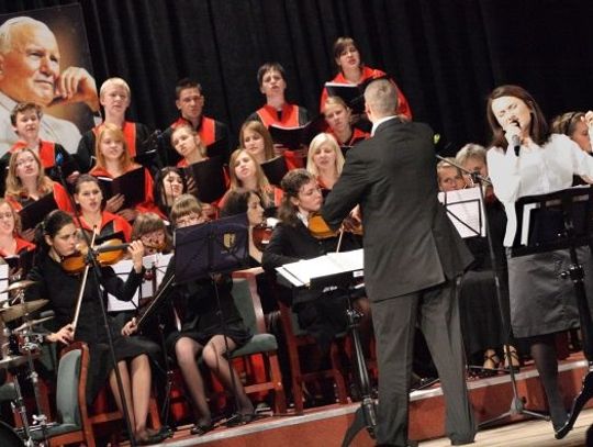 Festiwal Twórczości Sakralnej. Cenna Biblia z „malutką plamką”