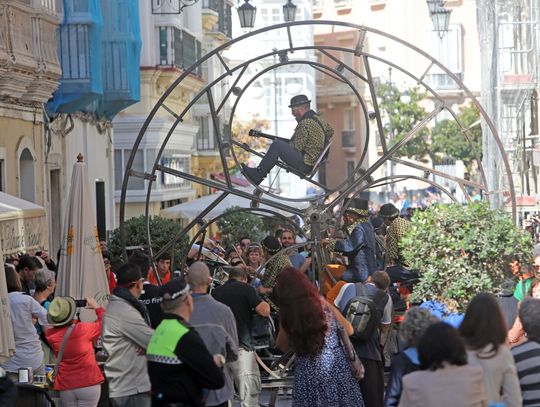 Feta się zaczyna - w plenerze, na ulicy