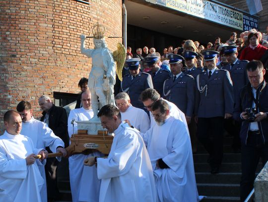 Figura św. Michała Archanioła dotarła do Tczewa. Tłumy w parafii pw. NMP Matki Kościoła 