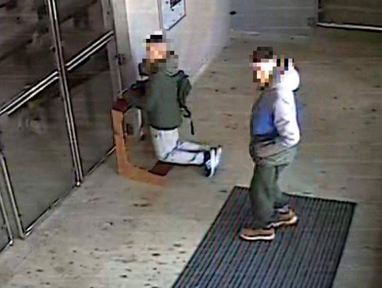 FILM: Okradli co najmniej 5 kościołów. 19 i 22-latkowi grozi kara do 10 lat więzienia