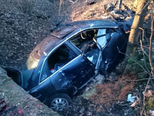 (FILM) Poważny wypadek na krajowej „22”.