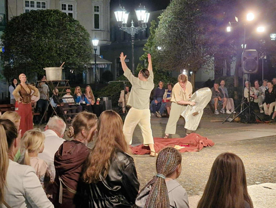 Fin Amor. Sztuka o miłości, która nie przemija.