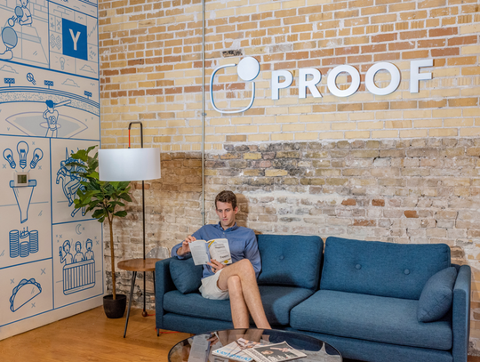 Firmowe koszulki, czyli sposób na budowanie wizerunku marki