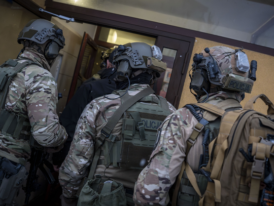 [FOTO, FILM] Pozbawił wolności, zabił, ukrył i spalił zwłoki! Policjanci zatrzymali trzy osoby