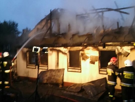 FOTO: Małżeństwo zginęło w pożarze domku letniskowego 