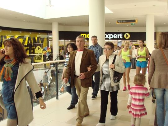 FOTO: Pierwsi klienci nowej galerii handlowej i program atrakcji
