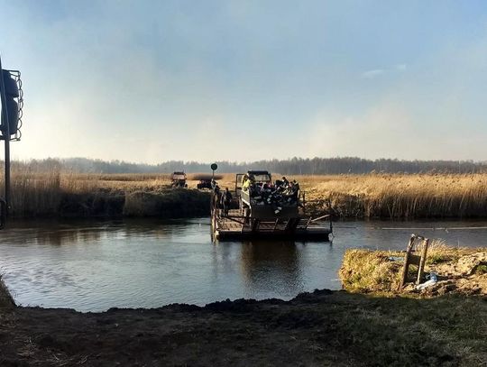 FOTO: Pomorscy strażacy działają już w Biebrzy. "Pomorscy strażacy zostali bardzo ciepło przyjęci przez miejscową ludność"