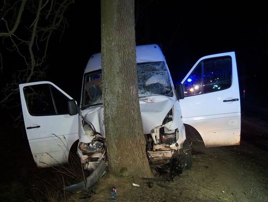 FOTO: Poważny wypadek! Działania straży trwały przeszło trzy godziny 