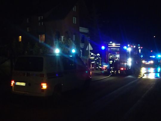 FOTO: Spłonął samochód. Mimo szybkiej akcji strażaków, auto spaliło się doszczętnie