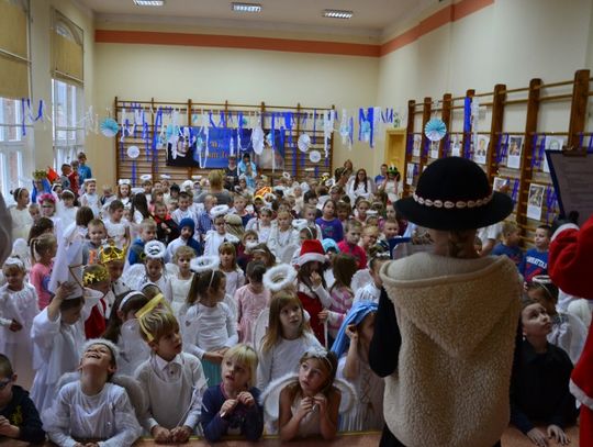 FOTO: Wszyscy Święci balowali w... szkole nr 2!