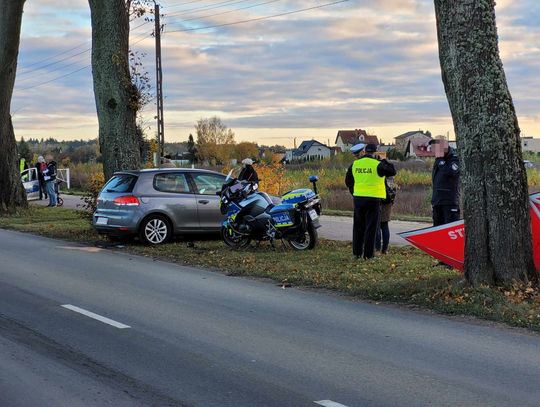 [FOTO] Wypadek na ul. Skarszewskiej. Policjant ruchu drogowego trafił do szpitala