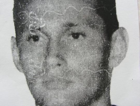 Fotografia na przerobionych dokumentach. Poszukiwany przez policję