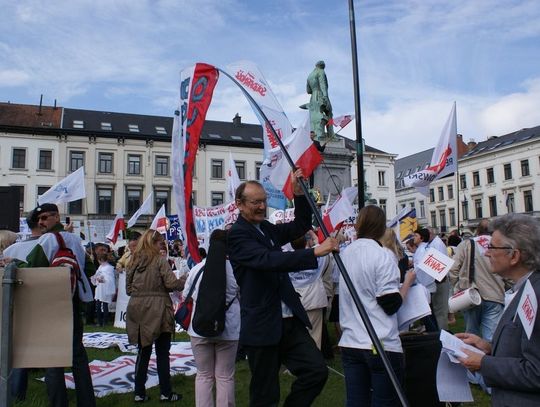FOTORELACJA. Pomorzanie manifestowali przed Parlamentem Europejskim