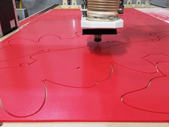 Frezowanie polietylenu PEHD – precyzyjna obróbka tworzywa odpornego na ekstremalne warunki