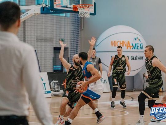 [GALERIA ZDJĘĆ] DECKA PELPLIN ponownie uległa Miastu Szkła Krosno 83 : 91. Czy pelplinianie utrzymają się w lidze?