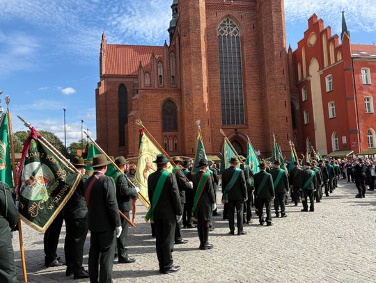 [GALERIA ZDJĘĆ] Tłumy w Pelplinie. Połączono historię, sport i widowiskowy Hubertus