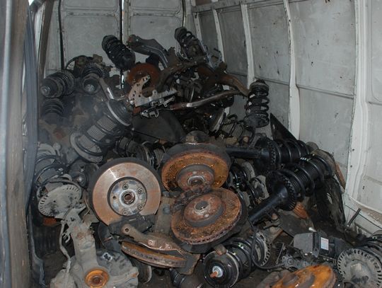 Gang samochodowy za kratkami