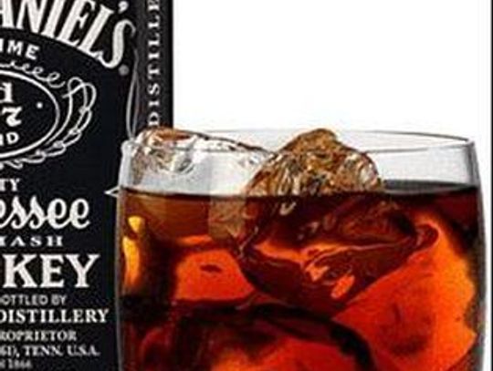 Gang - zawsze z butelką whisky i papierosami