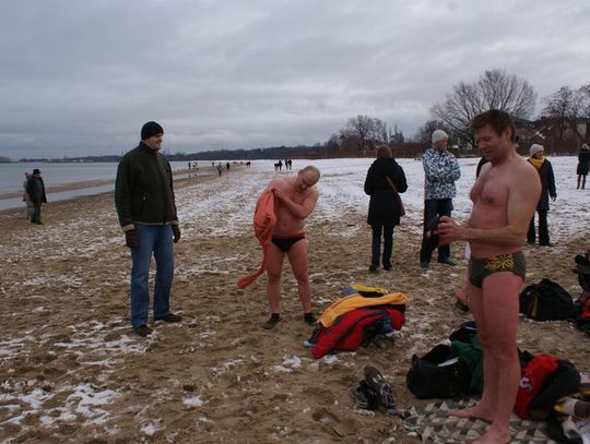 Gdańskie morsy w Brzeźnie - w minus 10 kąpiel dla zdrowia