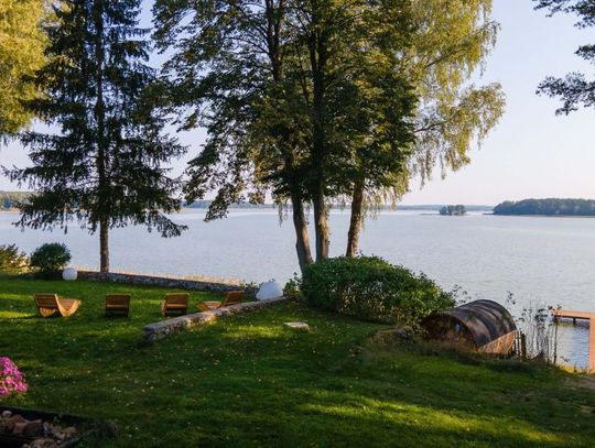Gdzie wypocząć nad jeziorem? Przegląd najciekawszych kierunków w Polsce