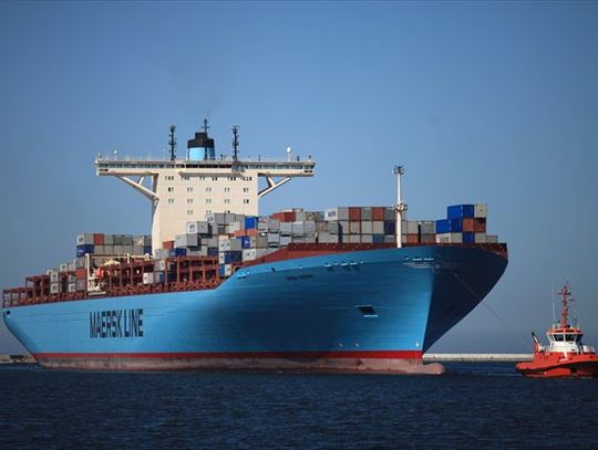 Gigantyczna "Emma" wpłynęła do Gdańska