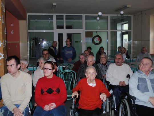 Gimnazjaliści gościnnie z jasełkami