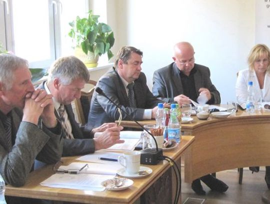 Gorąca dyskusja o... placu zabaw. Szacunkowy koszt 170 tys. zł to dużo czy mało?