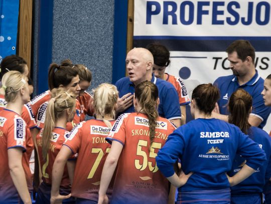 Gorąco po zwolnieniu Elbickiego. "Argumenty trenera godzą w dobre imię klubu"