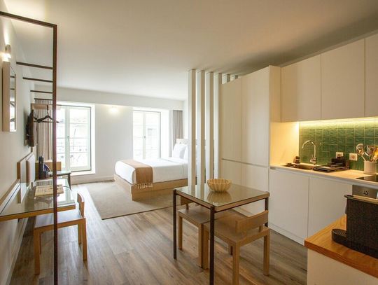 Gra światłem, czyli jak optycznie powiększyć mikrokawalerkę