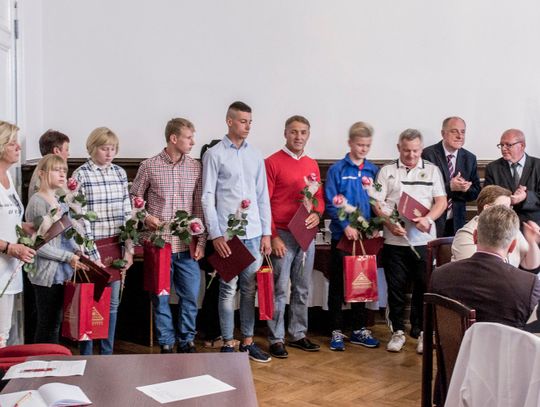 Gratulacje dla młodych sportowców