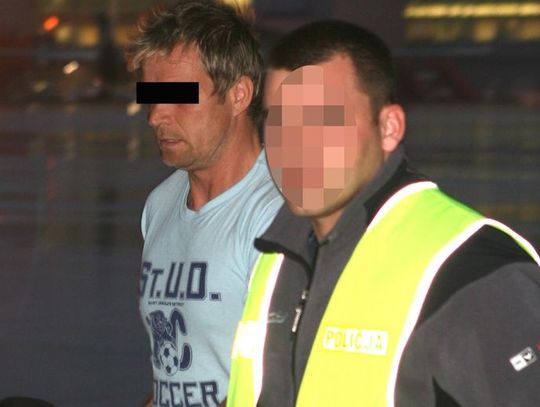 Groźny "Bronek" przebierał się za kobietę