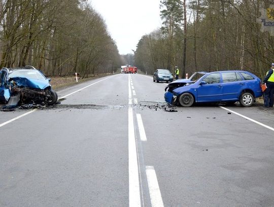 Groźny wypadek na krajowej „22”. 5 osób trafiło do szpitala