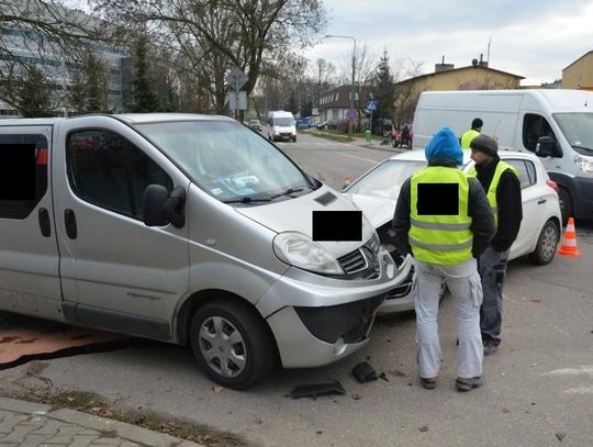Groźny wypadek w centrum. Dwie osoby ciężko ranne 